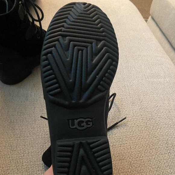UGG Boots - Picture 6 of 7